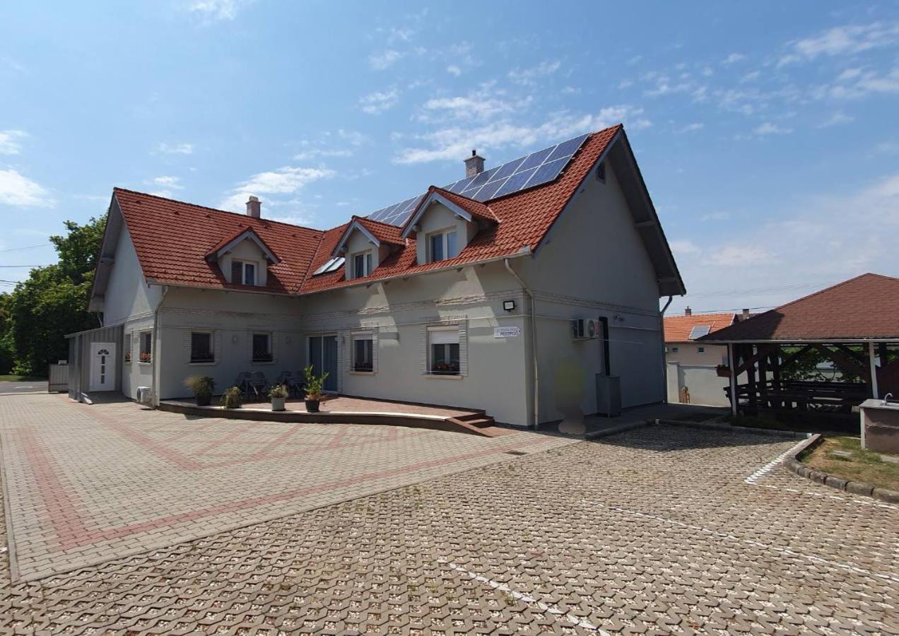 Hotel Termál Panzió Hajdúnánás Exterior foto